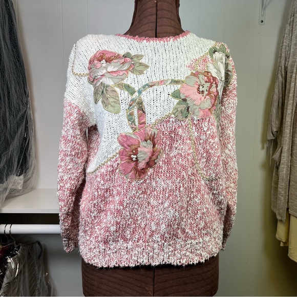 Vintage Sweaters - Vintage Creamy White/Pink Floral Appliqué Chunky Knit Sweater Large